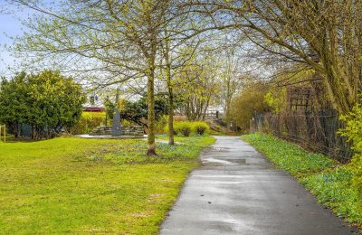 735_c985cfd0-1a3e-4022-81fa-e57f92d455c4